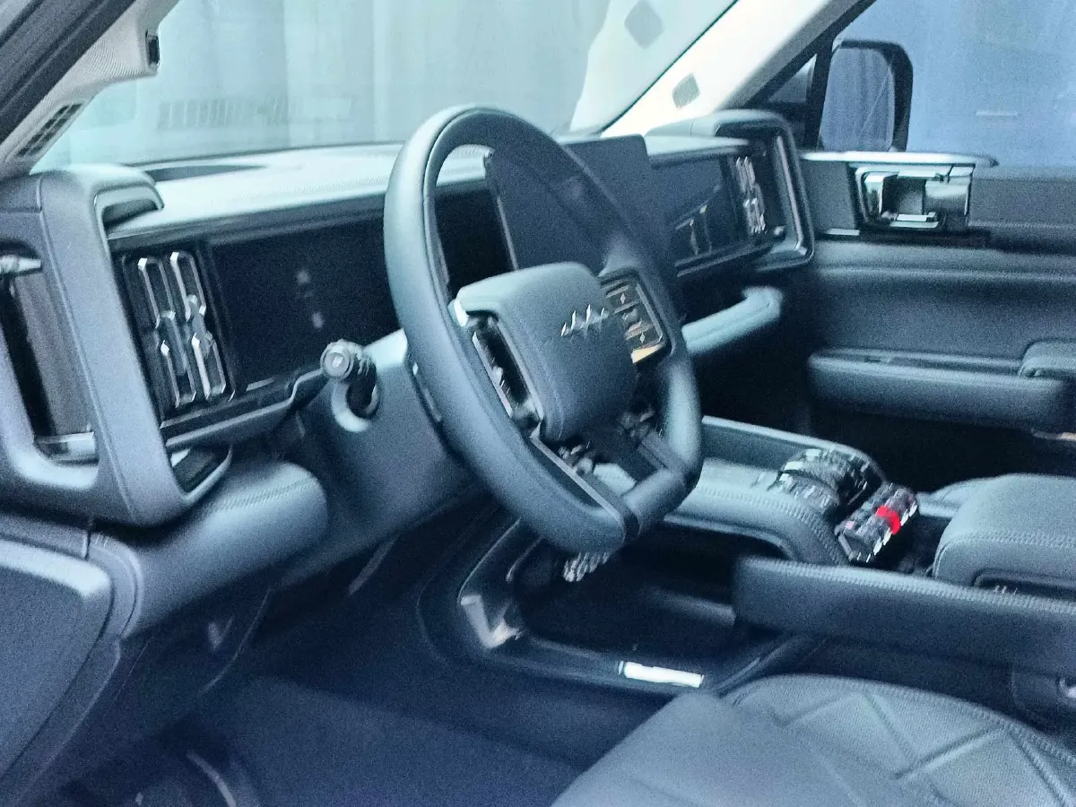 2025 FangChengBao Bao 5 1.5T 194HP L4 E-CVT PHEV 31.8KWH,autocango,china used car exporter,china ev exporter,chinese used car exporter,chinese used ev exporter