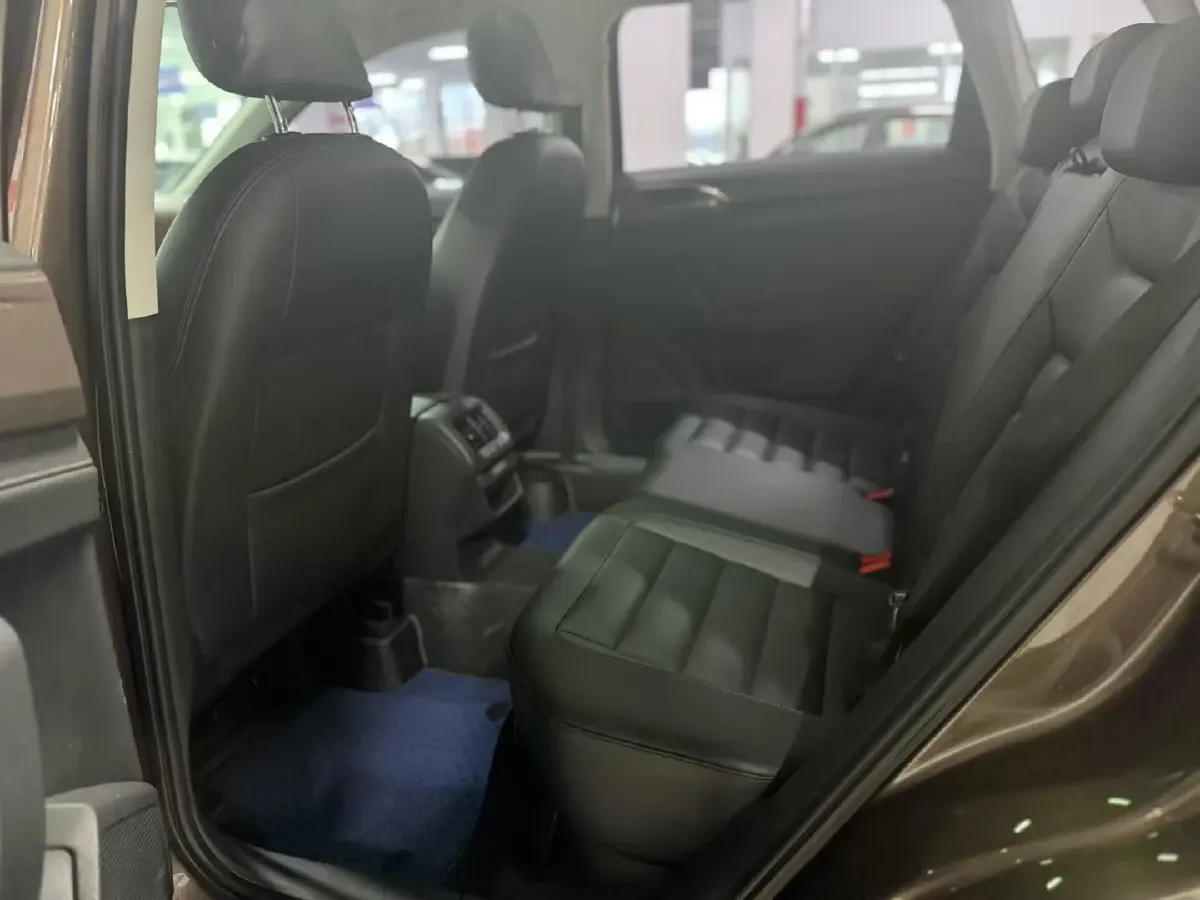 2019 MINI MINI 1.5T 102HP L3 7DCT,autocango,china used car exporter,china ev exporter,chinese used car exporter,chinese used ev exporter