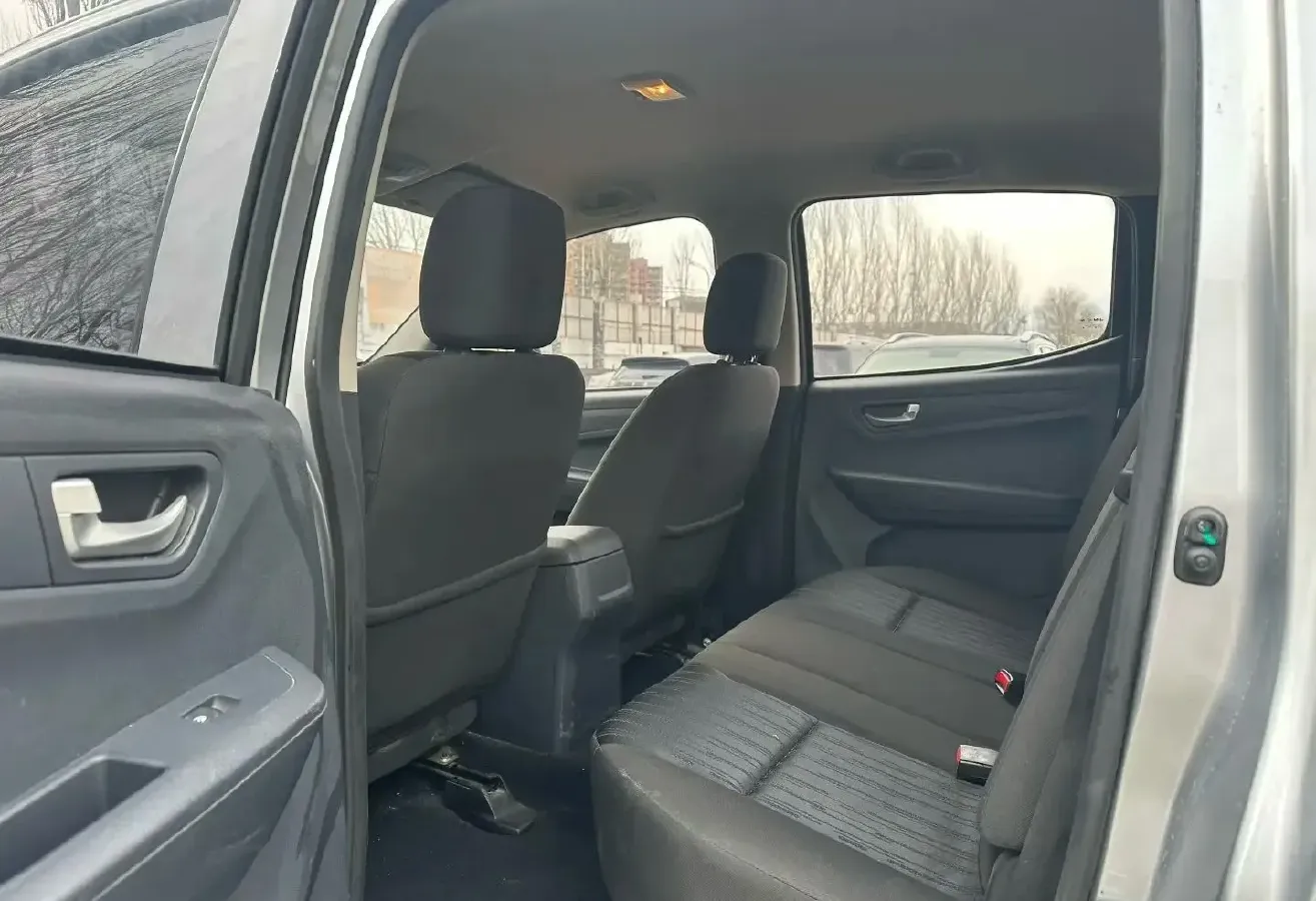 2020 Isuzu RE-MAX Jim 2.8T 120HP L4 5MT,autocango,china used car exporter,china ev exporter,chinese used car exporter,chinese used ev exporter