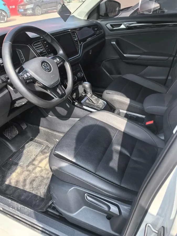 2021 Volkswagen T-Roc 1.4T 150HP L4 7DCT,autocango,china used car exporter,china ev exporter,chinese used car exporter,chinese used ev exporter