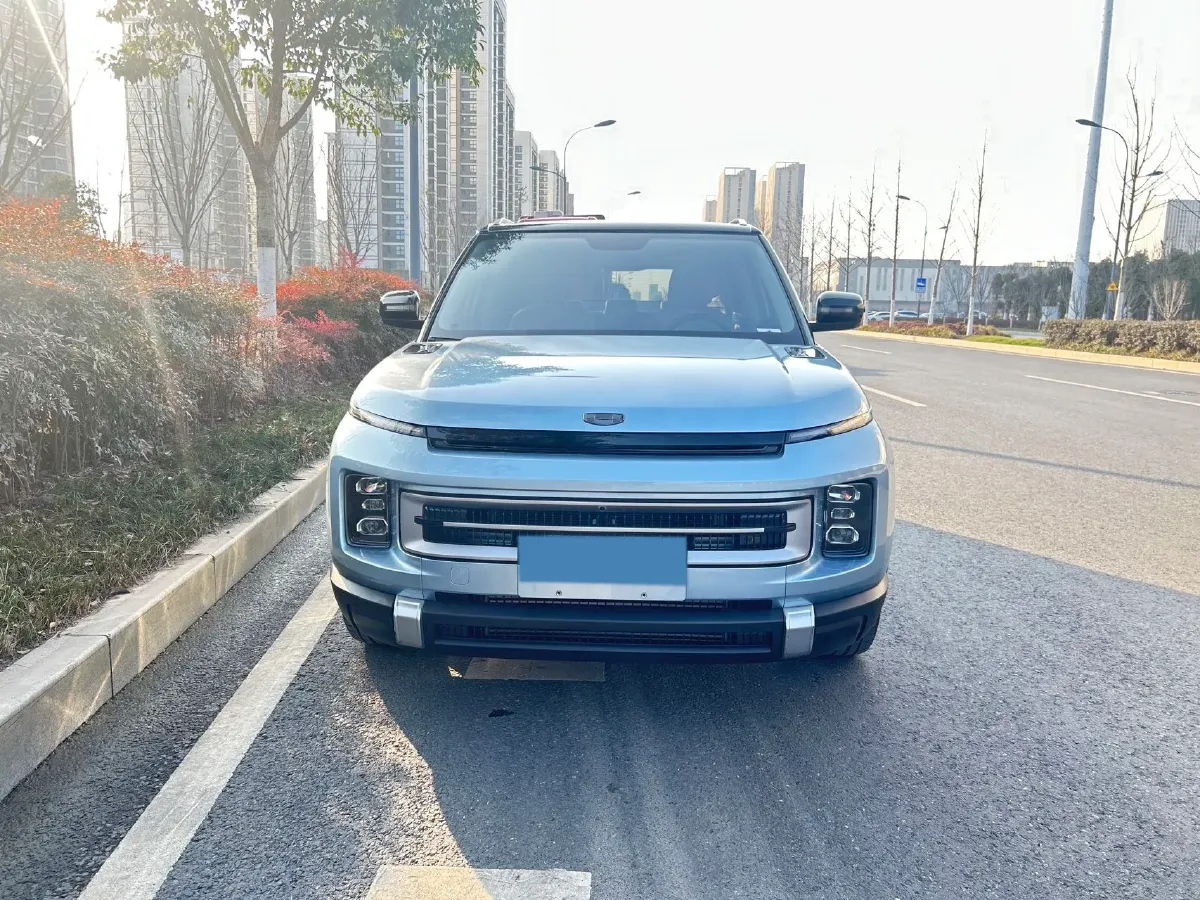 2023 Geely ICON 1.5T 181HP L4 7DCT,autocango,china used car exporter,china ev exporter,chinese used car exporter,chinese used ev exporter