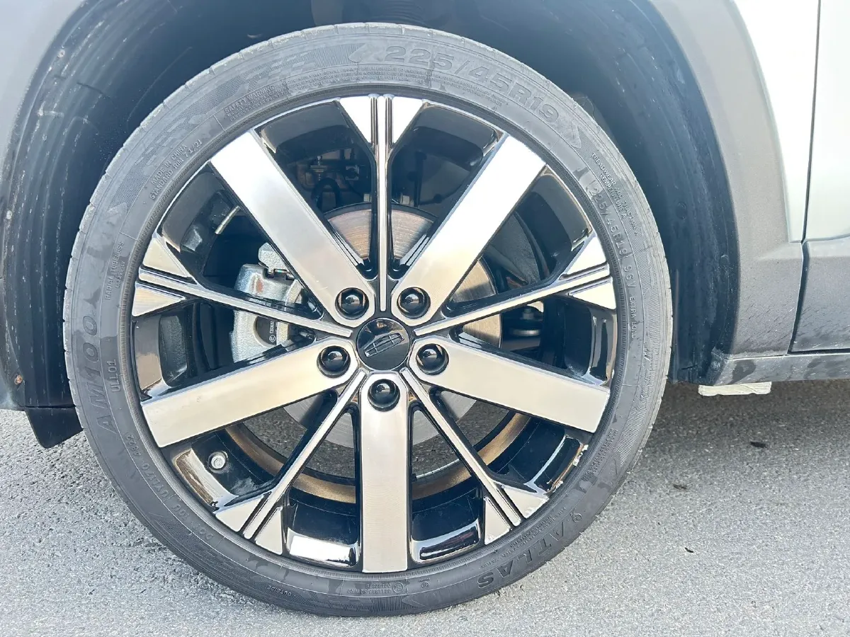 2023 Geely ICON 1.5T 181HP L4 7DCT,autocango,china used car exporter,china ev exporter,chinese used car exporter,chinese used ev exporter