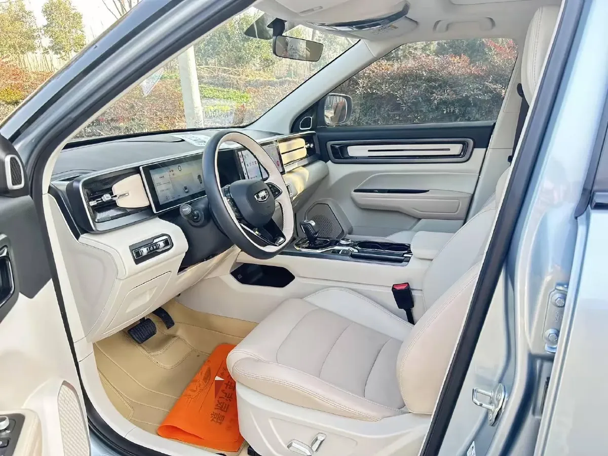 2023 Geely ICON 1.5T 181HP L4 7DCT,autocango,china used car exporter,china ev exporter,chinese used car exporter,chinese used ev exporter