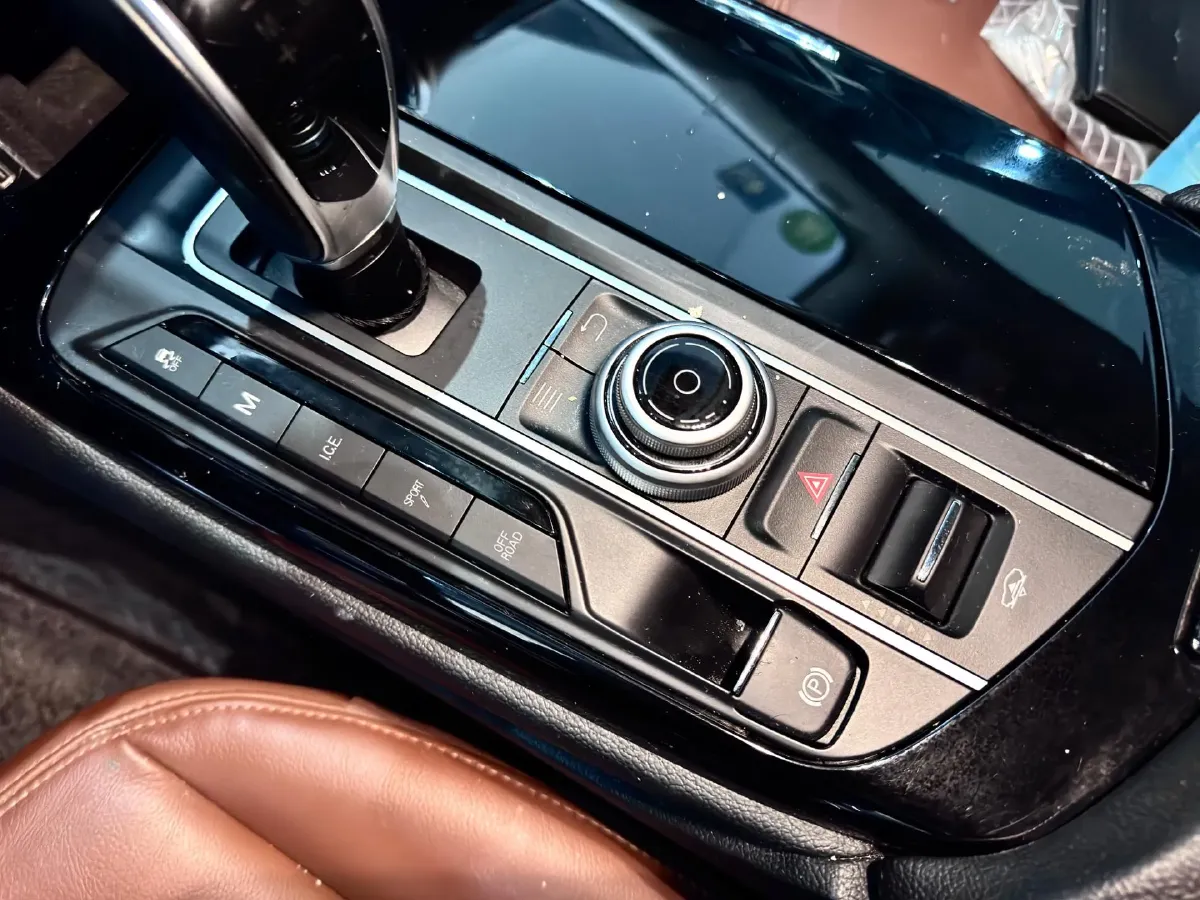 2018 Maserati Levante 3.0T 350HP V6 8AT,autocango,china used car exporter,china ev exporter,chinese used car exporter,chinese used ev exporter