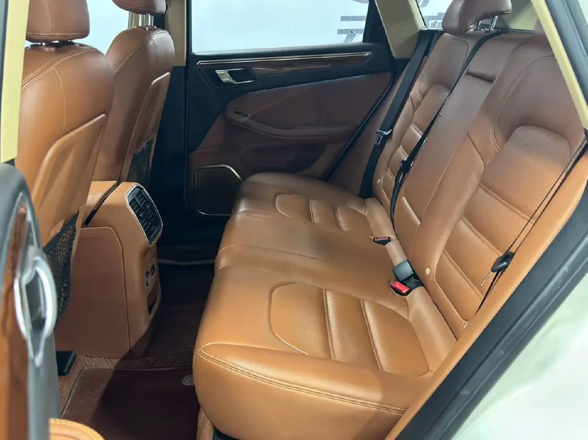 2017 Zotye SR9 2.0T 190HP L4 6DCT,autocango,china used car exporter,china ev exporter,chinese used car exporter,chinese used ev exporter