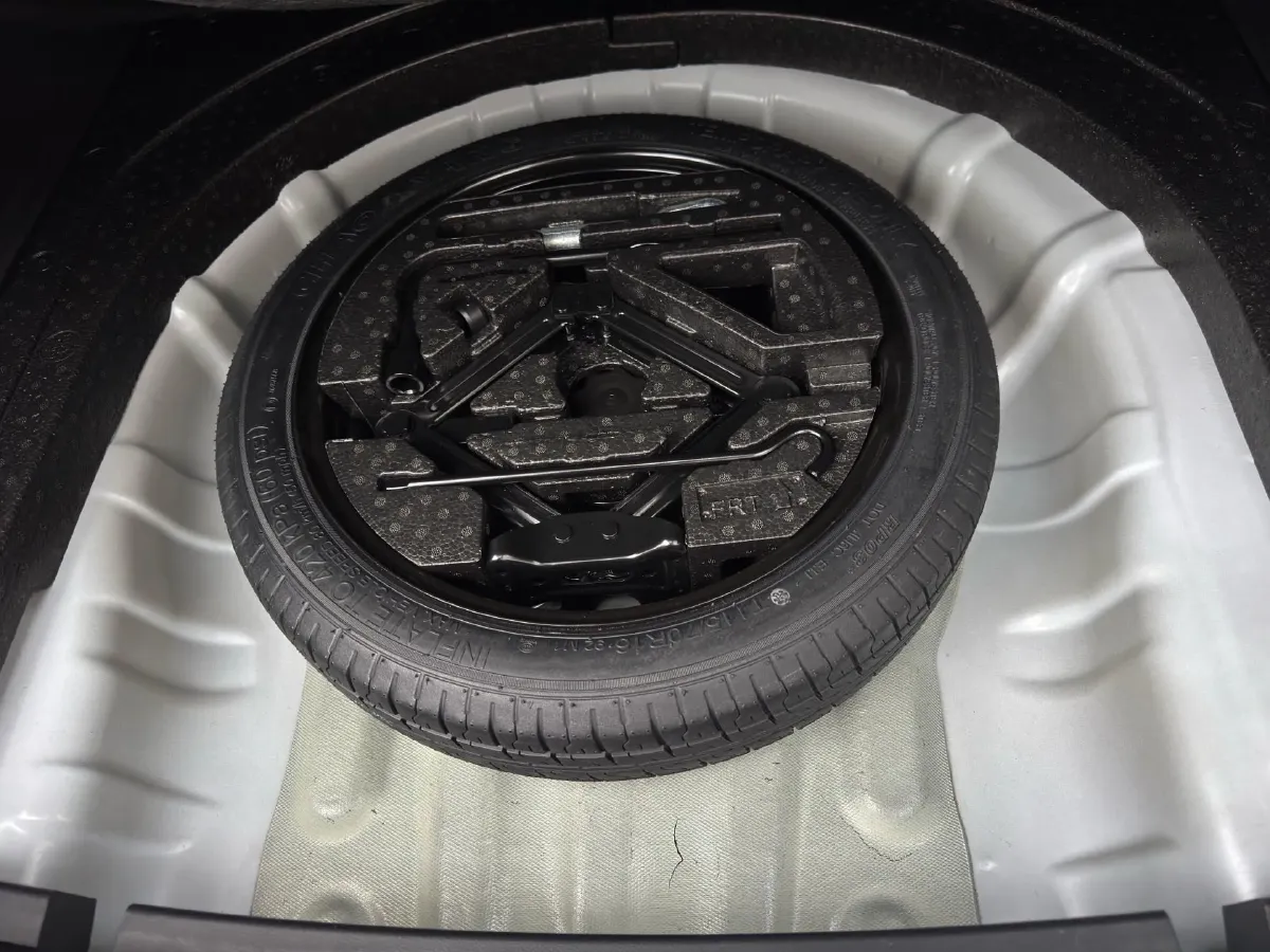 2020 Roewe i5 1.5L 120HP L4 CVT,autocango,china used car exporter,china ev exporter,chinese used car exporter,chinese used ev exporter