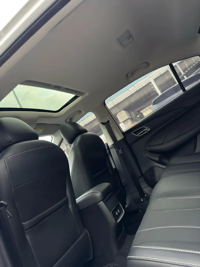 2020 Roewe i5 1.5L 120HP L4 CVT,autocango,china used car exporter,china ev exporter,chinese used car exporter,chinese used ev exporter