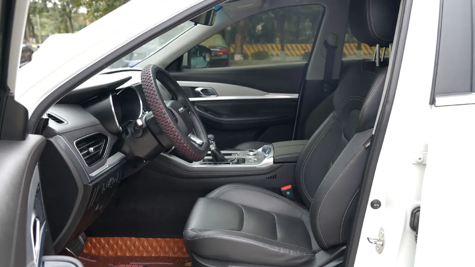 2020 Jetour X70 1.5T 156HP L4 6DCT,autocango,china used car exporter,china ev exporter,chinese used car exporter,chinese used ev exporter