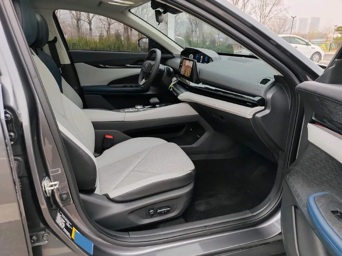 2023 ChangAn UNI-V iDD 1.5T 170HP L4 6TCT PHEV 18.4KWH,autocango,china used car exporter,china ev exporter,chinese used car exporter,chinese used ev exporter