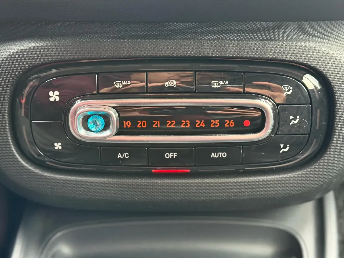 2015 Smart smart fortwo 1.0L 71HP L3 5AMT,autocango,china used car exporter,china ev exporter,chinese used car exporter,chinese used ev exporter