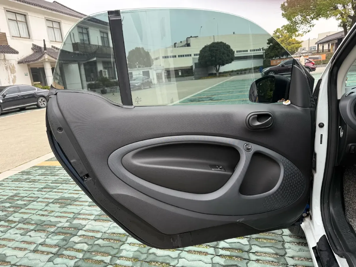 2015 Smart smart fortwo 1.0L 71HP L3 5AMT,autocango,china used car exporter,china ev exporter,chinese used car exporter,chinese used ev exporter