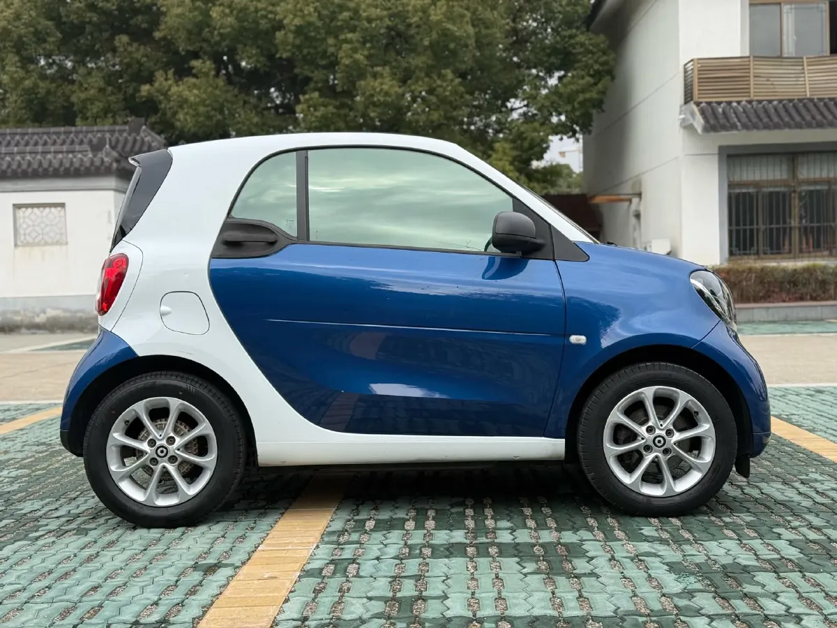 2015 Smart smart fortwo 1.0L 71HP L3 5AMT,autocango,china used car exporter,china ev exporter,chinese used car exporter,chinese used ev exporter