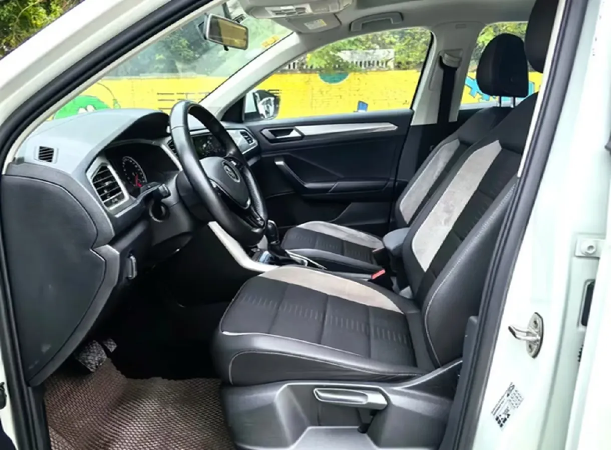 2022 Volkswagen T-Roc 1.4T 150HP L4 7DCT,autocango,china used car exporter,china ev exporter,chinese used car exporter,chinese used ev exporter