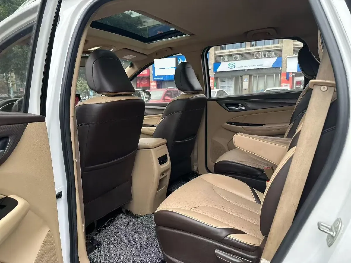 2017 BaoJun 730 1.5T 150HP L4 6MT,autocango,china used car exporter,china ev exporter,chinese used car exporter,chinese used ev exporter