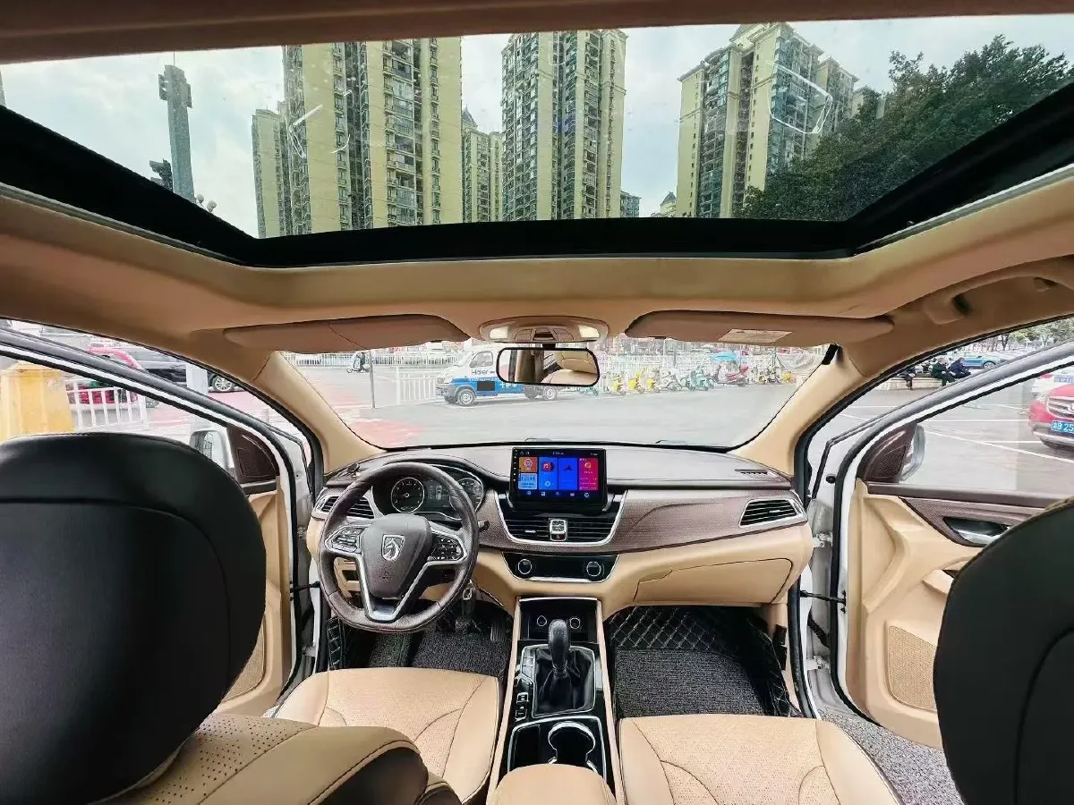 2017 BaoJun 730 1.5T 150HP L4 6MT,autocango,china used car exporter,china ev exporter,chinese used car exporter,chinese used ev exporter