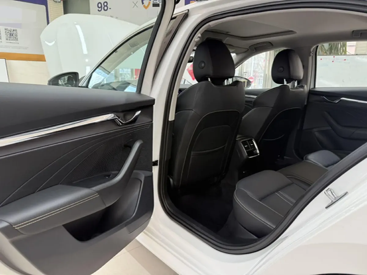 2022 Skoda Octavia 1.4T 150HP L4 7DCT,autocango,china used car exporter,china ev exporter,chinese used car exporter,chinese used ev exporter