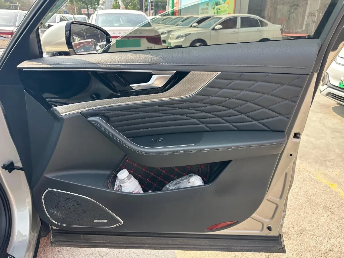 2022 HongQi HS5 2.0T 224HP L4 6AT,autocango,china used car exporter,china ev exporter,chinese used car exporter,chinese used ev exporter