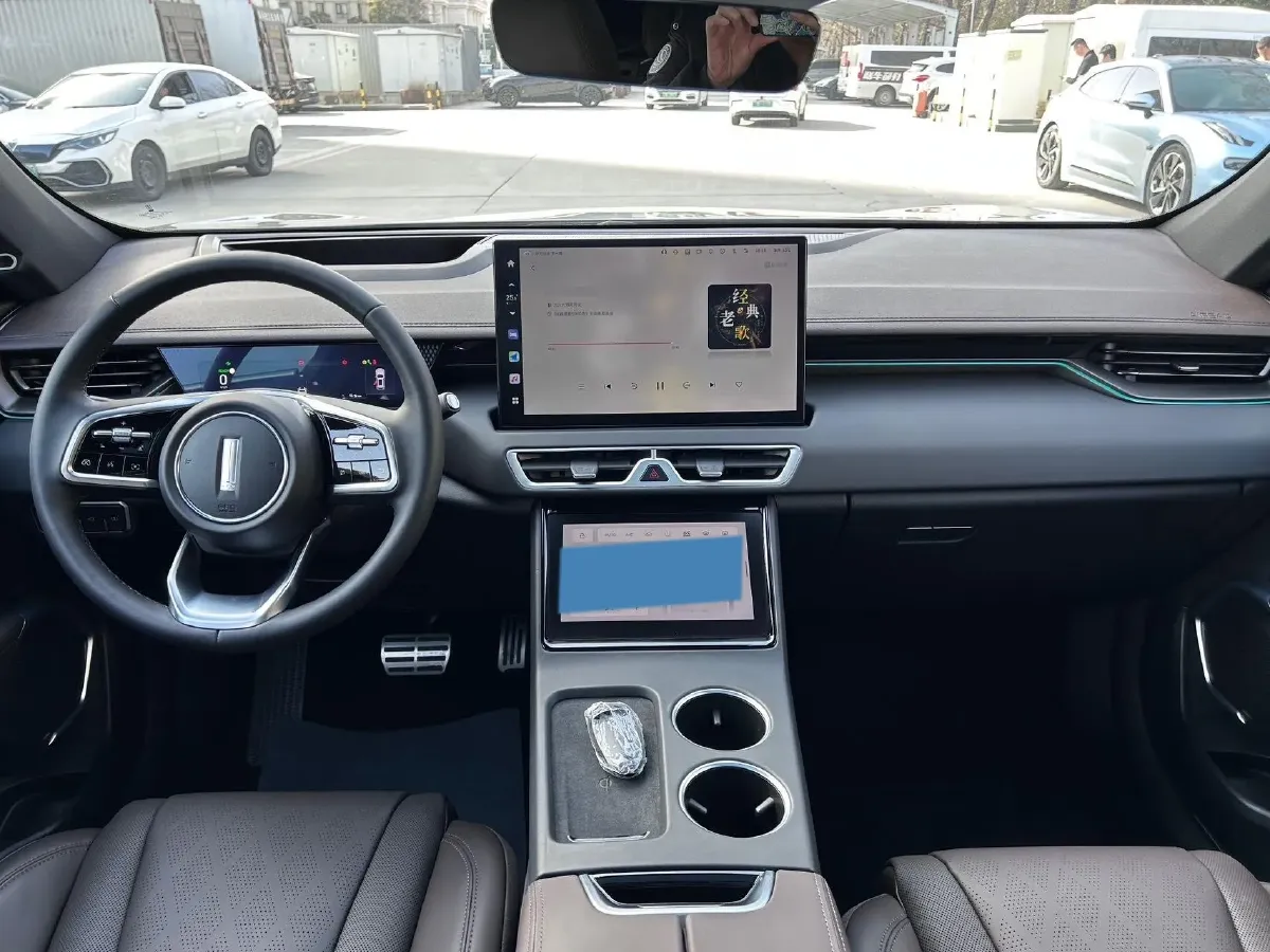 2024 WEY Mocha 1.5T 170HP L4 4DHT PHEV 35.04KWH,autocango,china used car exporter,china ev exporter,chinese used car exporter,chinese used ev exporter