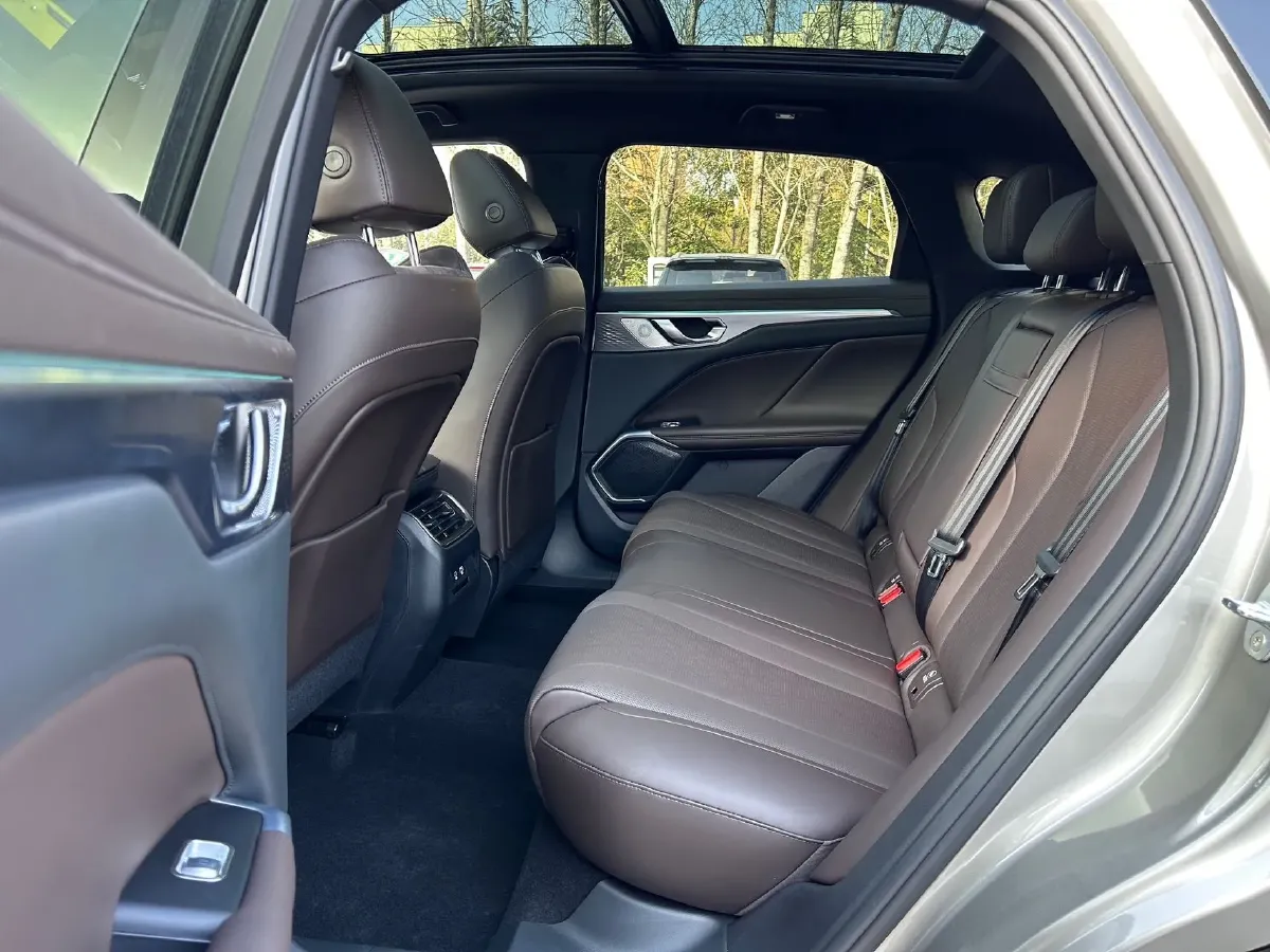 2024 WEY Mocha 1.5T 170HP L4 4DHT PHEV 35.04KWH,autocango,china used car exporter,china ev exporter,chinese used car exporter,chinese used ev exporter