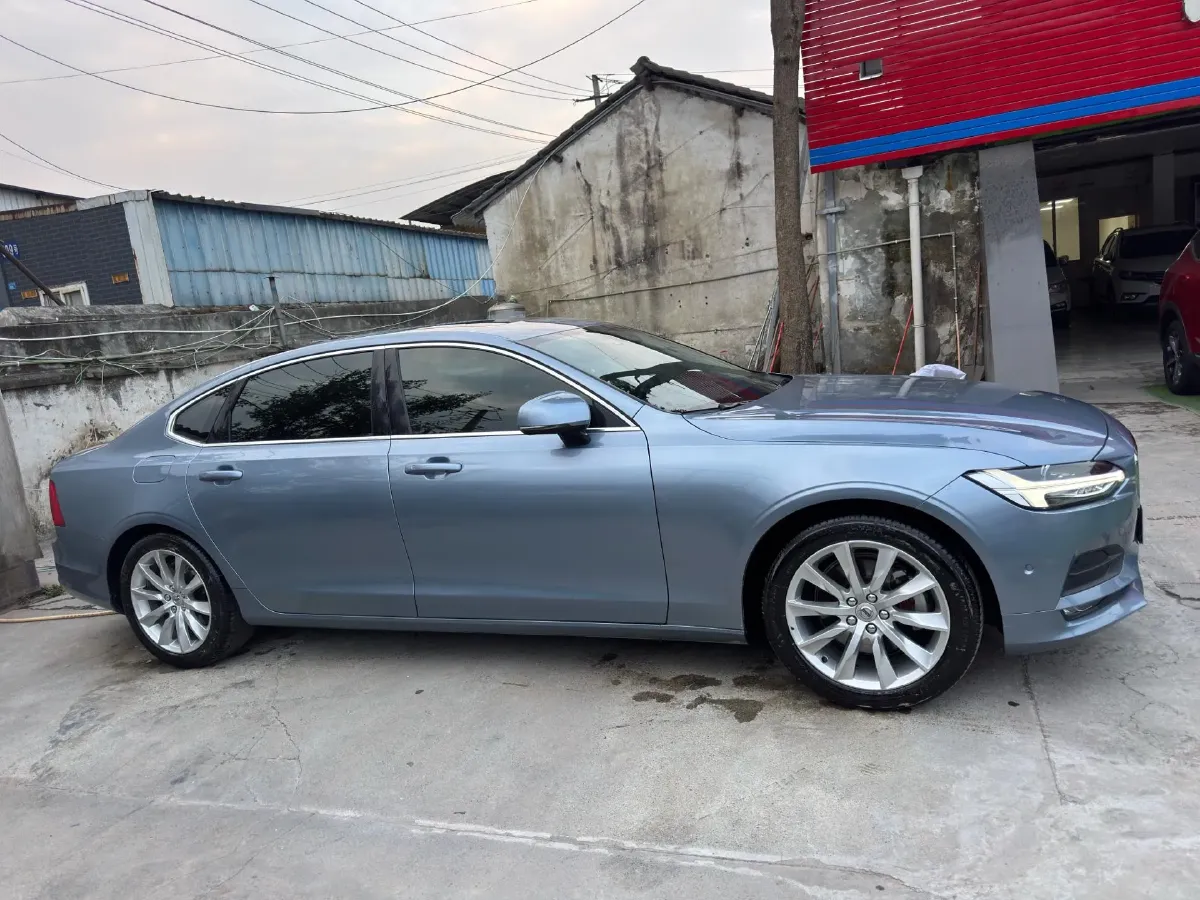 2018 Volvo S90 2.0T 254HP L4 8AT,autocango,china used car exporter,china ev exporter,chinese used car exporter,chinese used ev exporter