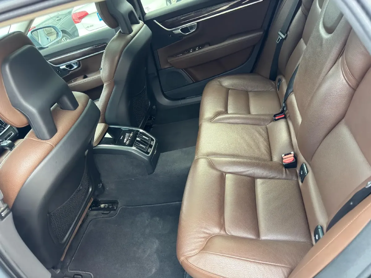 2018 Volvo S90 2.0T 254HP L4 8AT,autocango,china used car exporter,china ev exporter,chinese used car exporter,chinese used ev exporter