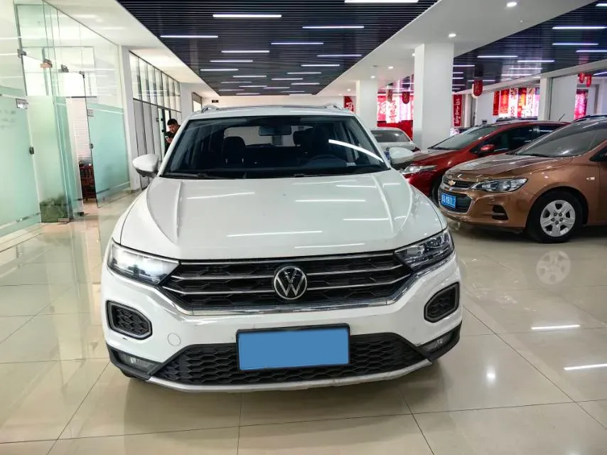 2022 Volkswagen T-Roc 1.4T 150HP L4 7DCT,autocango,china used car exporter,china ev exporter,chinese used car exporter,chinese used ev exporter