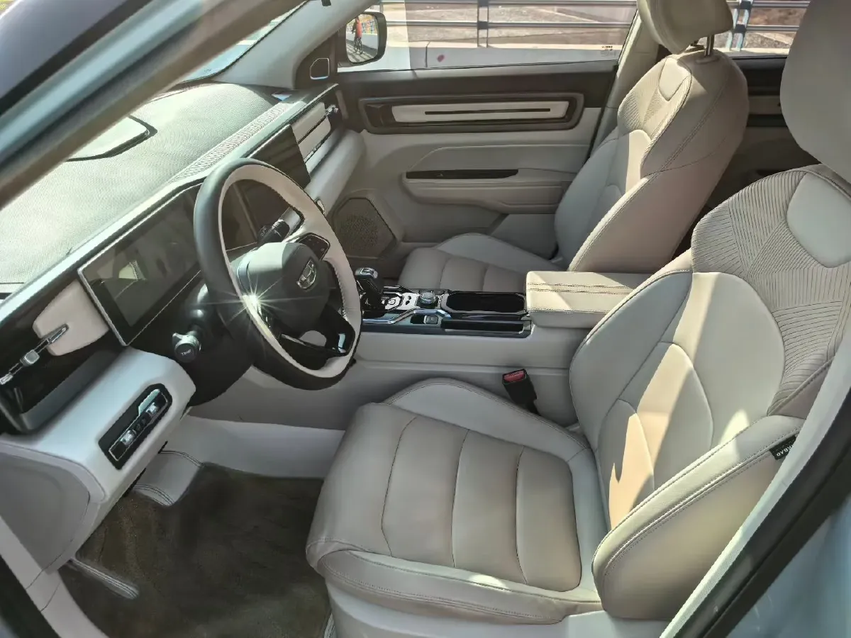 2023 Geely ICON 1.5T 181HP L4 7DCT,autocango,china used car exporter,china ev exporter,chinese used car exporter,chinese used ev exporter