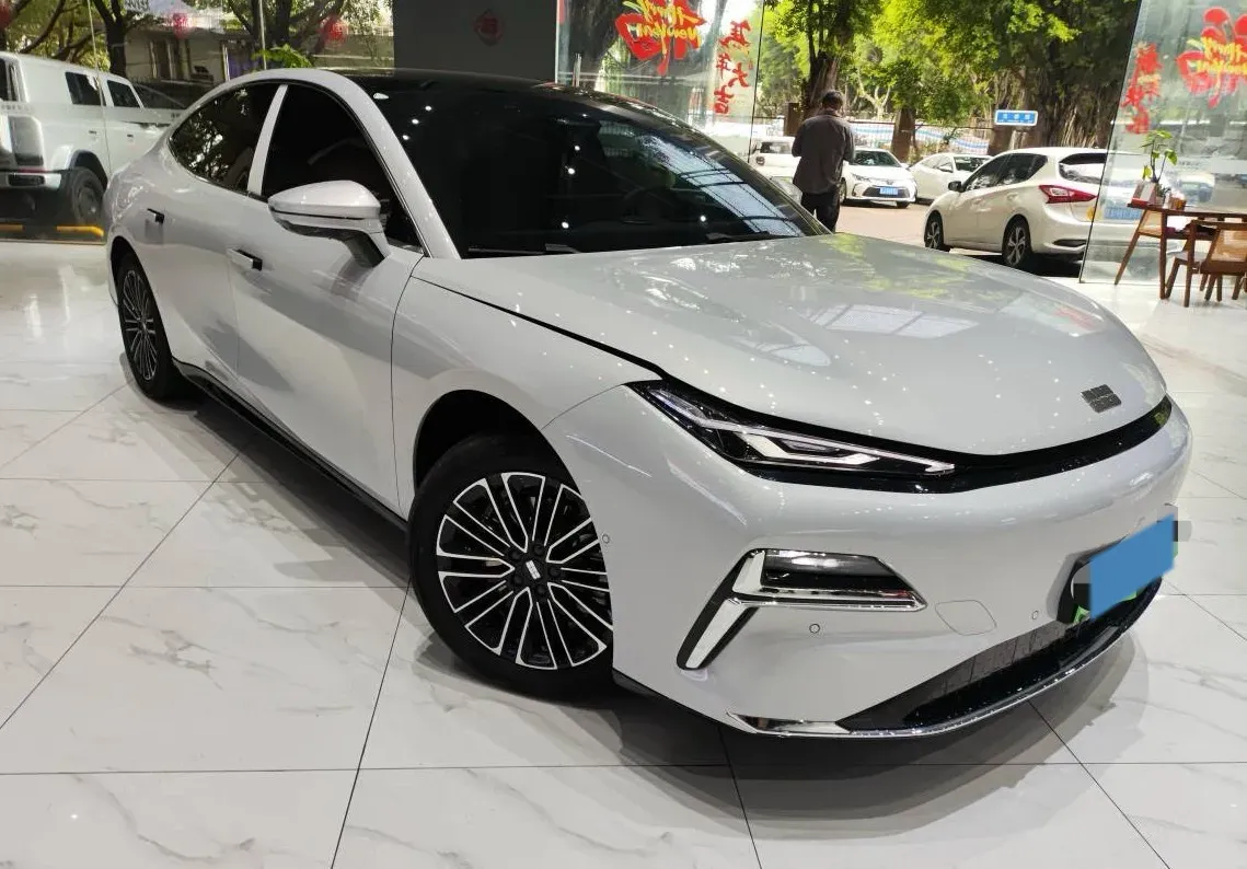 2025 Geely Galaxy Starshine 8 1.5L 112HP L4 1DHT PHEV,autocango,china used car exporter,china ev exporter,chinese used car exporter,chinese used ev exporter