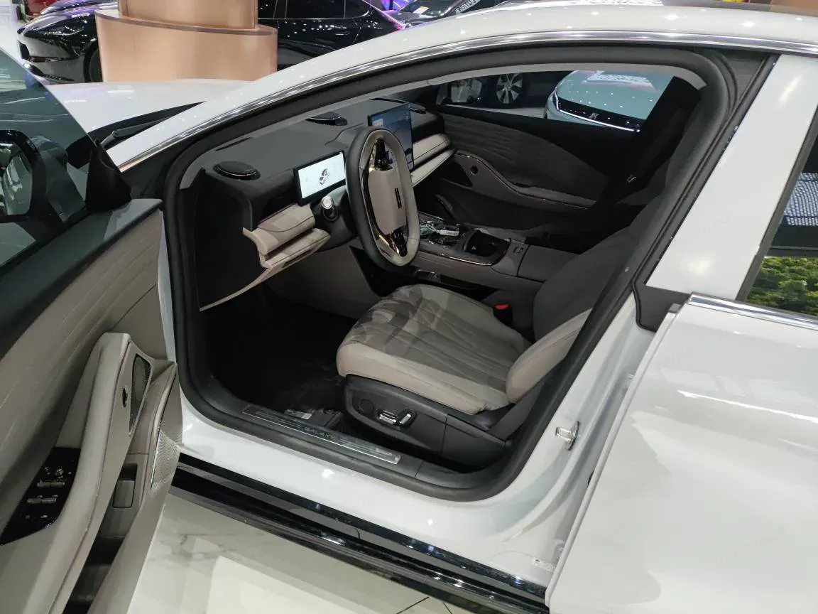 2025 Geely Galaxy Starshine 8 1.5L 112HP L4 1DHT PHEV,autocango,china used car exporter,china ev exporter,chinese used car exporter,chinese used ev exporter