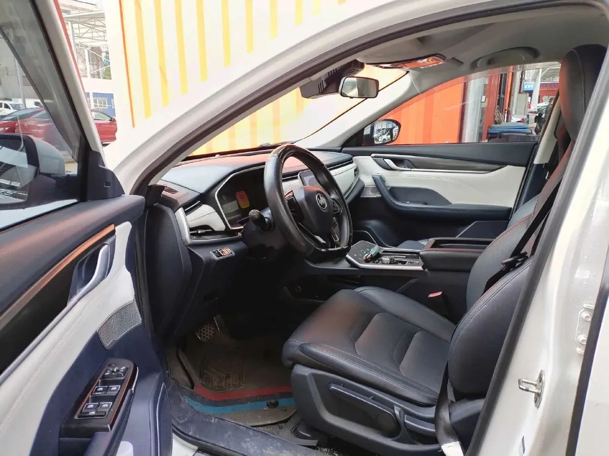 2018 MAXUS XinTu V80 2.5T 136HP L4 6AMT,autocango,china used car exporter,china ev exporter,chinese used car exporter,chinese used ev exporter