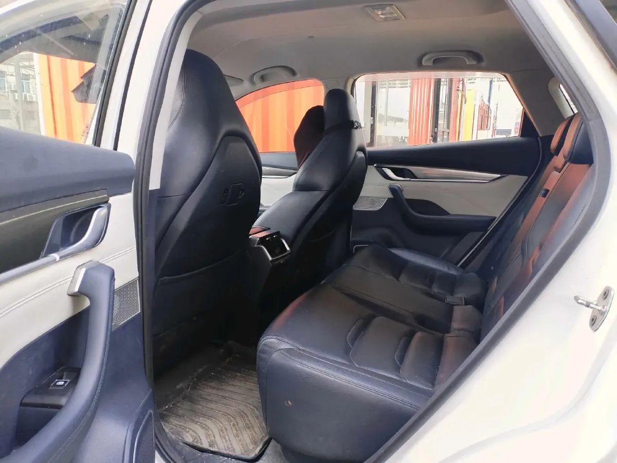 2018 MAXUS XinTu V80 2.5T 136HP L4 6AMT,autocango,china used car exporter,china ev exporter,chinese used car exporter,chinese used ev exporter