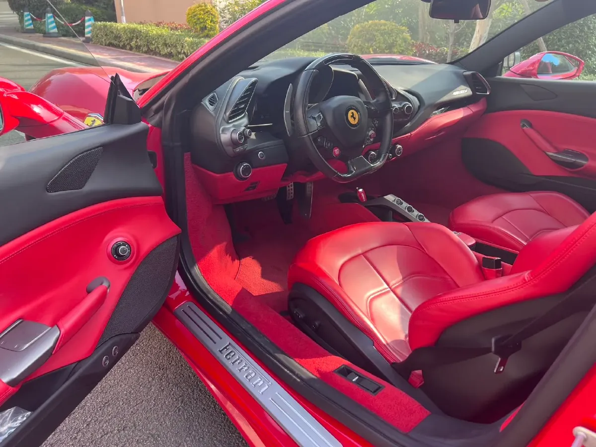 2015 Ferrari 488 3.9T 670HP V8 7DCT,autocango,china used car exporter,china ev exporter,chinese used car exporter,chinese used ev exporter