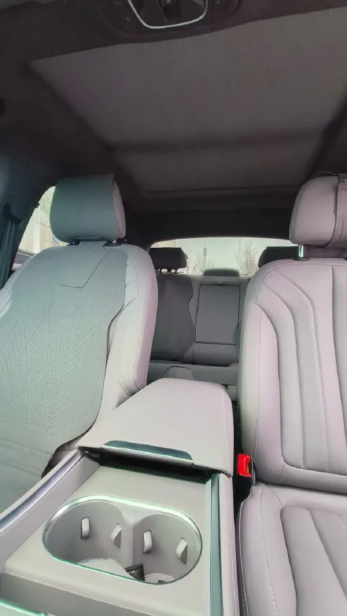 2025 Roewe M7 DMH 1.5L 112HP L4 1DHT PHEV,autocango,china used car exporter,china ev exporter,chinese used car exporter,chinese used ev exporter