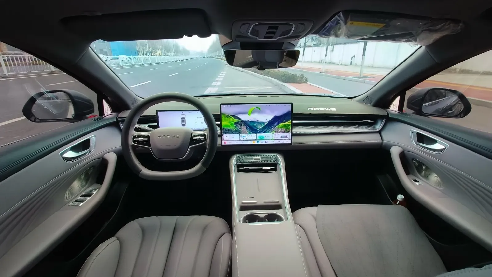 2025 Roewe M7 DMH 1.5L 112HP L4 1DHT PHEV,autocango,china used car exporter,china ev exporter,chinese used car exporter,chinese used ev exporter