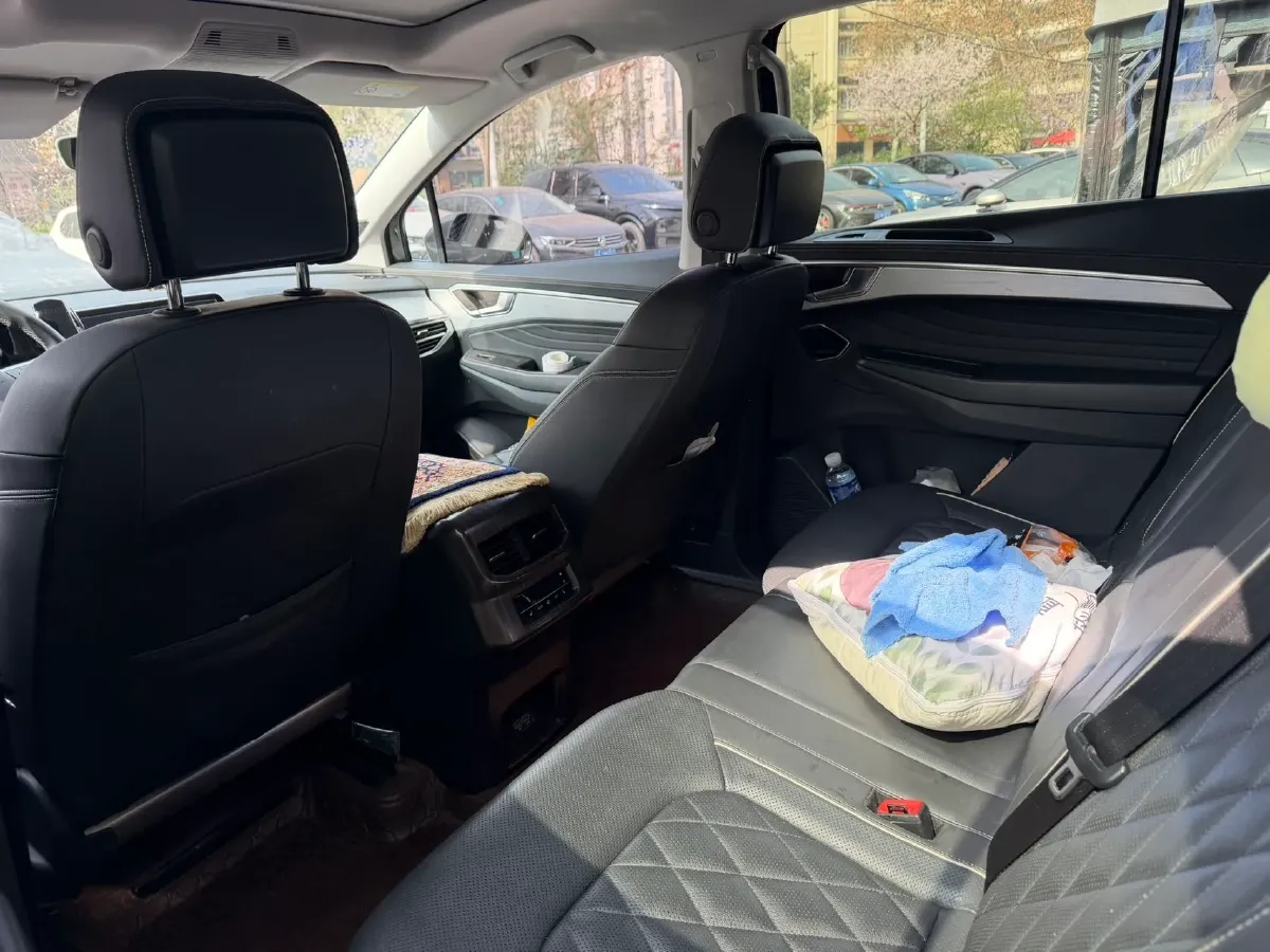 2021 Volkswagen Talagon 2.0T 220HP L4 7DCT,autocango,china used car exporter,china ev exporter,chinese used car exporter,chinese used ev exporter