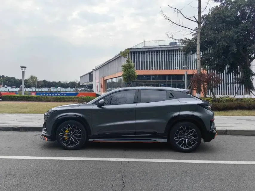 2023 ChangAn UNI-T 1.5T 188HP L4 7DCT,autocango,china used car exporter,china ev exporter,chinese used car exporter,chinese used ev exporter