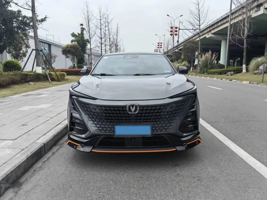 2023 ChangAn UNI-T 1.5T 188HP L4 7DCT,autocango,china used car exporter,china ev exporter,chinese used car exporter,chinese used ev exporter