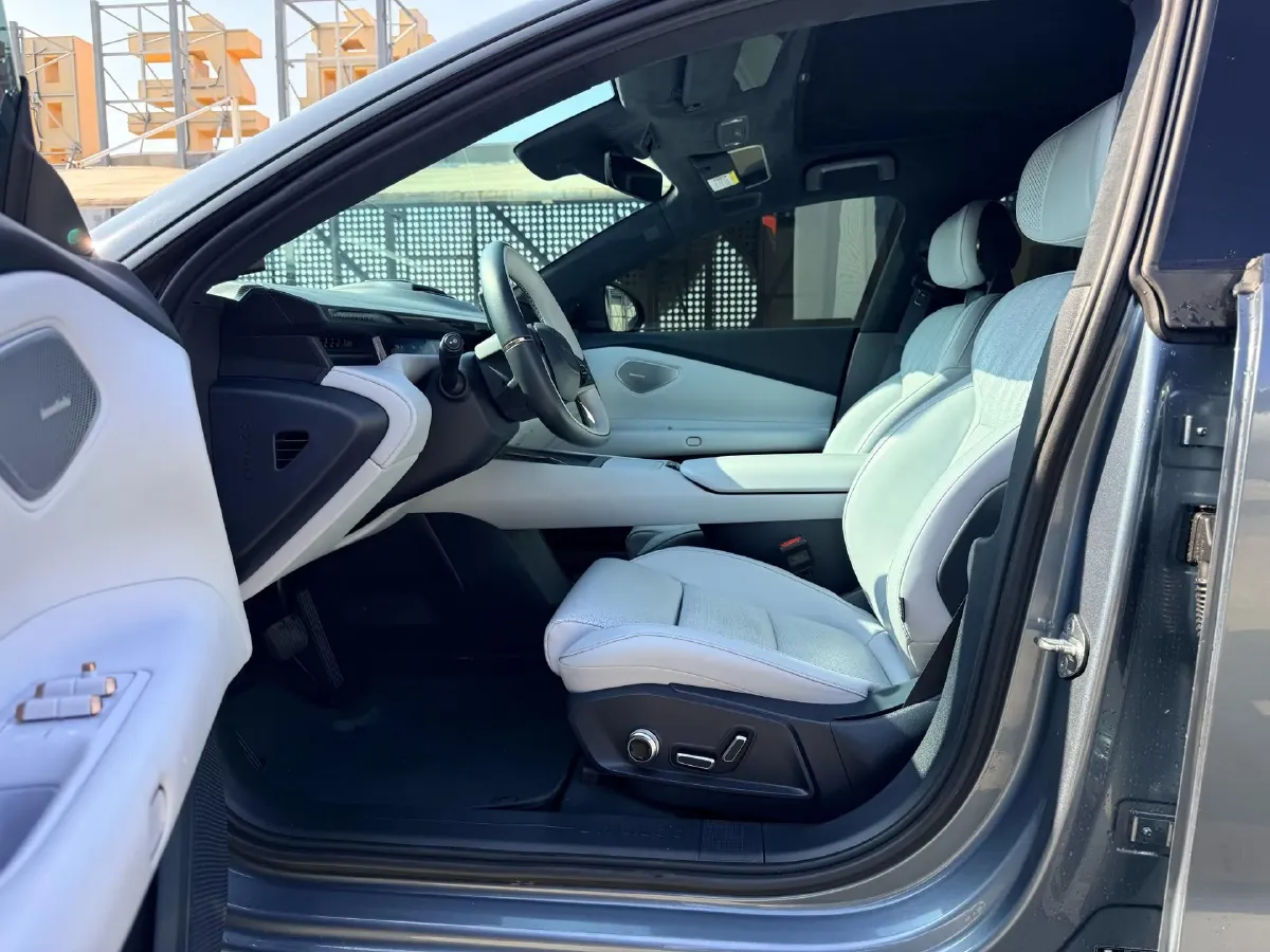 2024 HongQi HS7 2.0T 252HP L4 8AT,autocango,china used car exporter,china ev exporter,chinese used car exporter,chinese used ev exporter