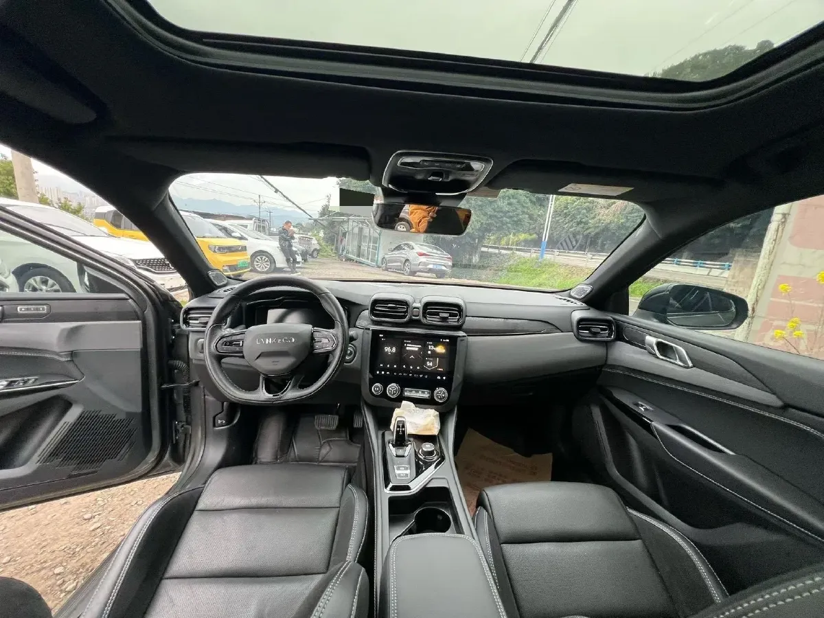 2022 LYNK&CO 03 2.0T 190HP L4 7DCT,autocango,china used car exporter,china ev exporter,chinese used car exporter,chinese used ev exporter