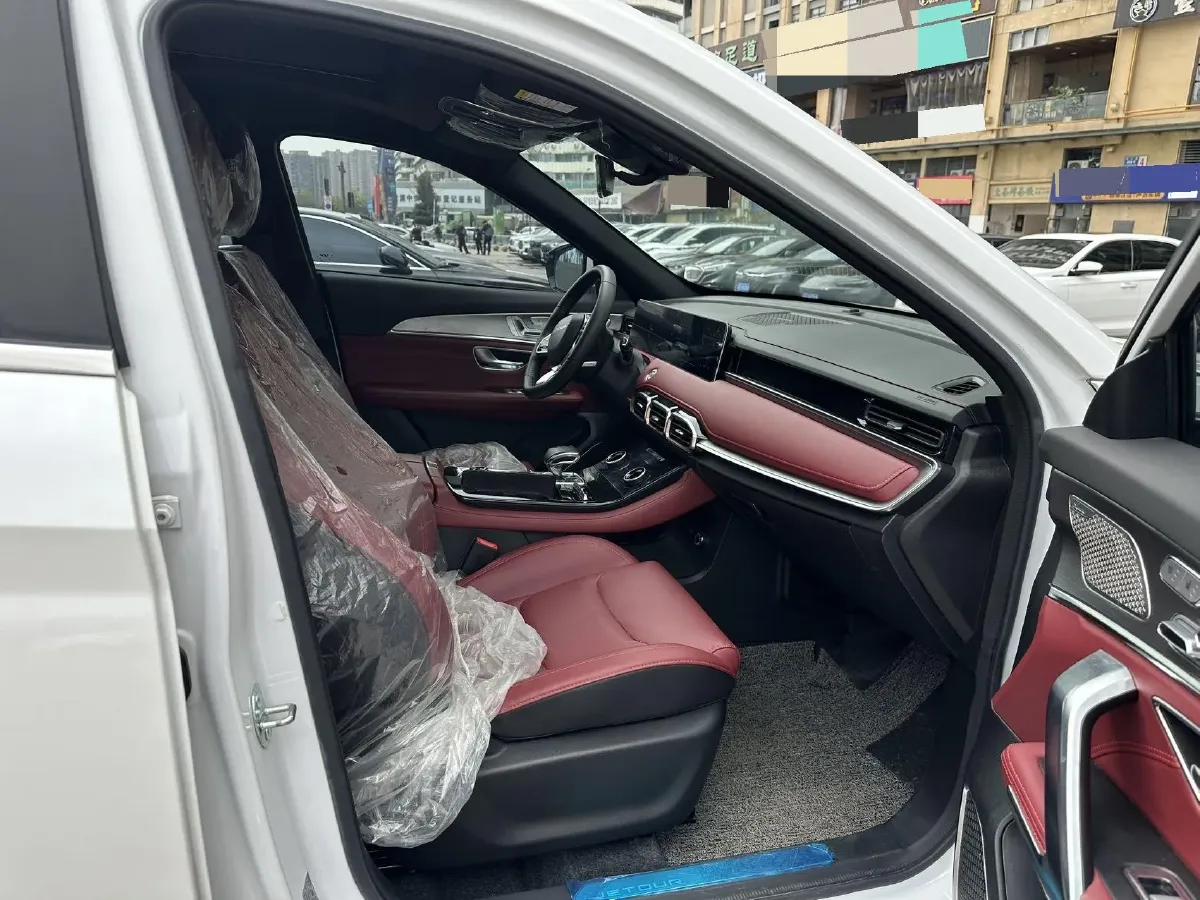 2021 Chery Tiggo 8 Plus 1.6T 197HP L4 7DCT,autocango,china used car exporter,china ev exporter,chinese used car exporter,chinese used ev exporter