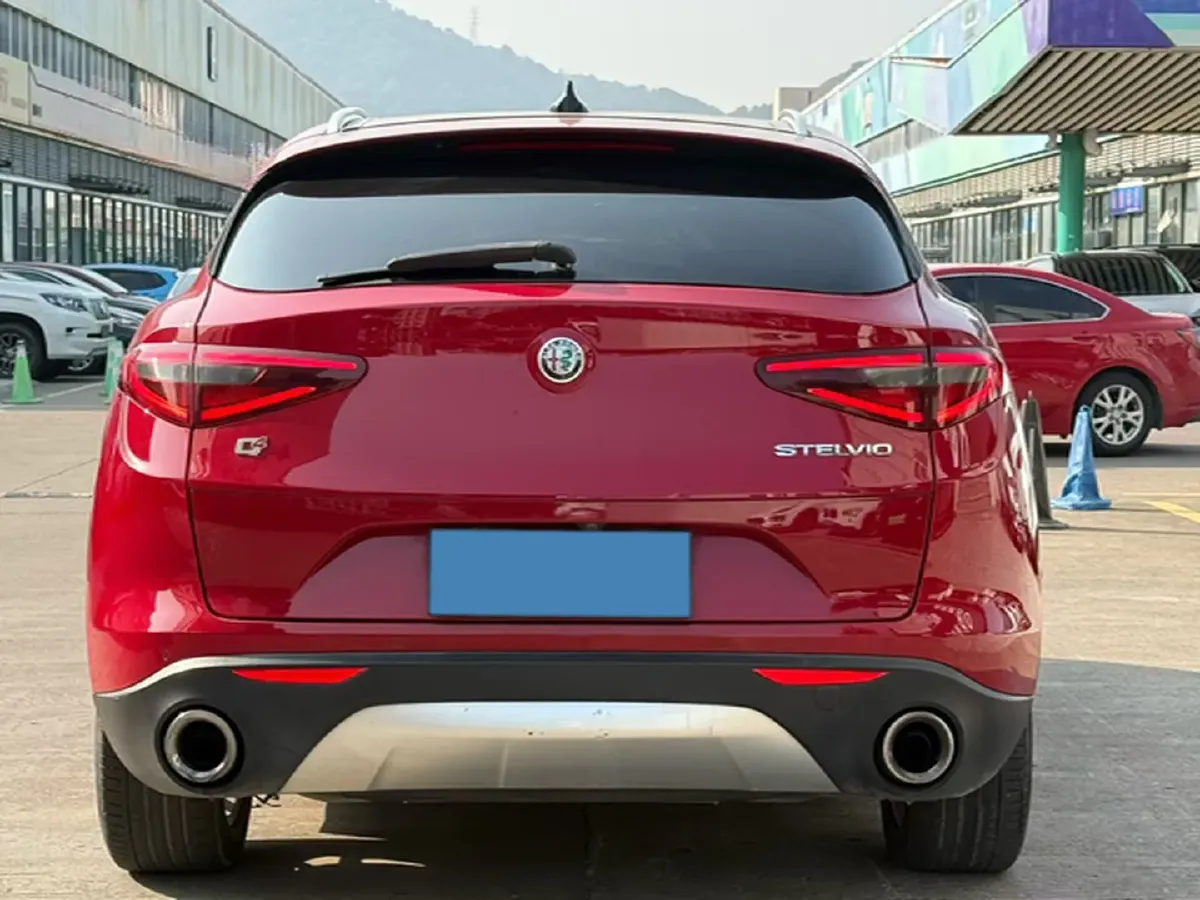 2017 Alfa Romeo Stelvio 2.0T 200HP L4 8AT,autocango,china used car exporter,china ev exporter,chinese used car exporter,chinese used ev exporter