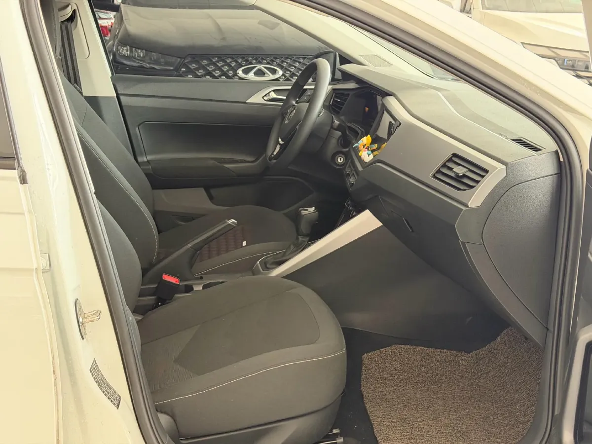 2023 Volkswagen Polo 1.5L 110HP L4 6AT,autocango,china used car exporter,china ev exporter,chinese used car exporter,chinese used ev exporter