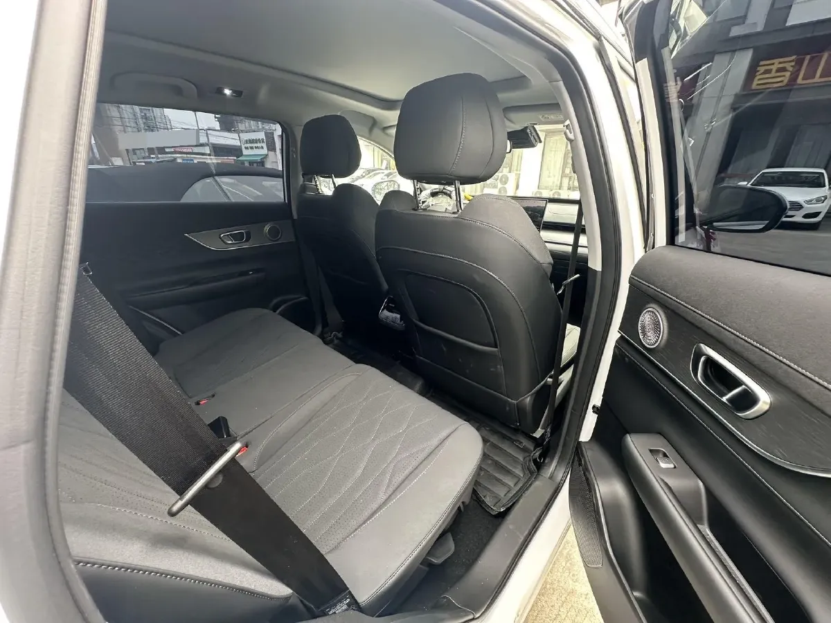 2025 Chery Tiggo 8 Plus 1.6T 197HP L4 7DCT,autocango,china used car exporter,china ev exporter,chinese used car exporter,chinese used ev exporter