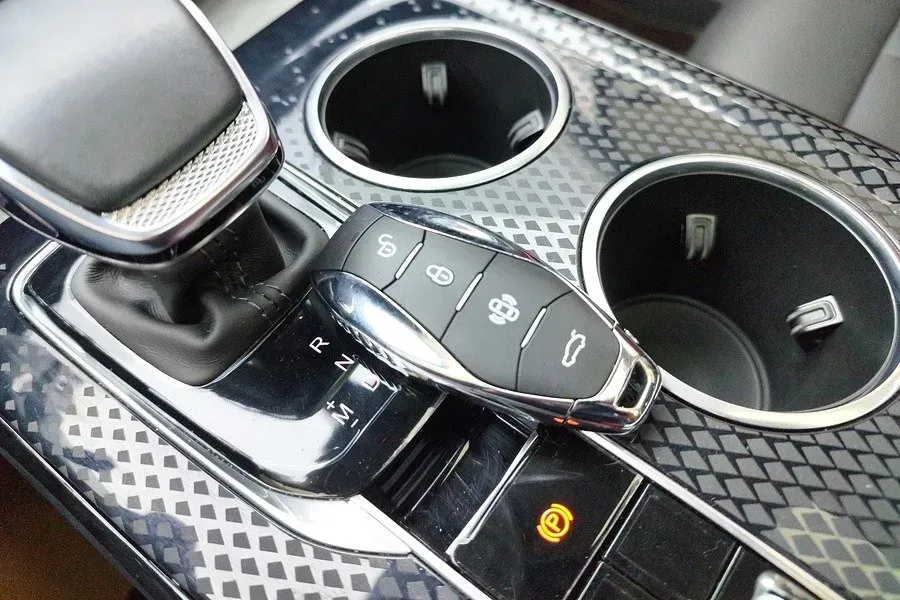 2024 HongQi HS3 1.5T 169HP L4 7DCT,autocango,china used car exporter,china ev exporter,chinese used car exporter,chinese used ev exporter