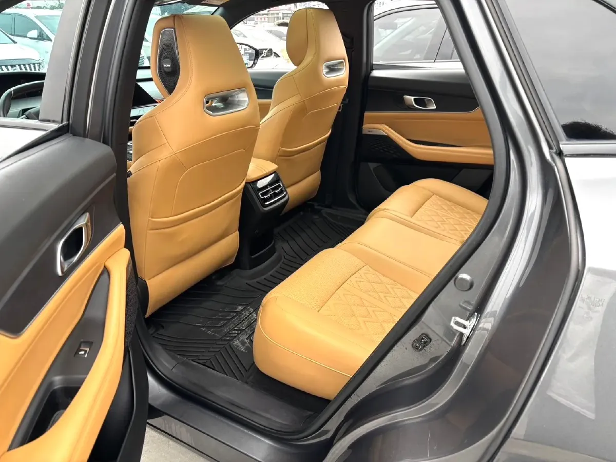 2021 ChangAn UNI-K 2.0T 233HP L4 8AT,autocango,china used car exporter,china ev exporter,chinese used car exporter,chinese used ev exporter