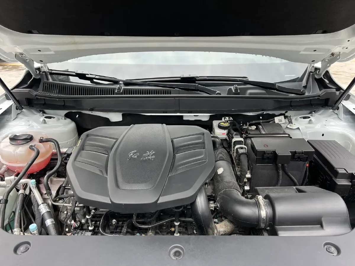 2025 HongQi HS5 2.0T 252HP L4 8AT,autocango,china used car exporter,china ev exporter,chinese used car exporter,chinese used ev exporter