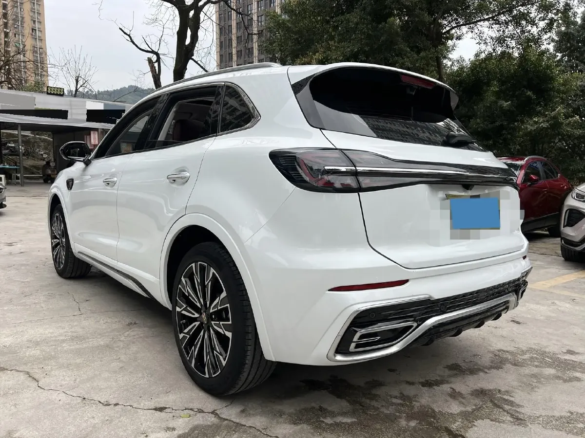 2025 HongQi HS5 2.0T 252HP L4 8AT,autocango,china used car exporter,china ev exporter,chinese used car exporter,chinese used ev exporter