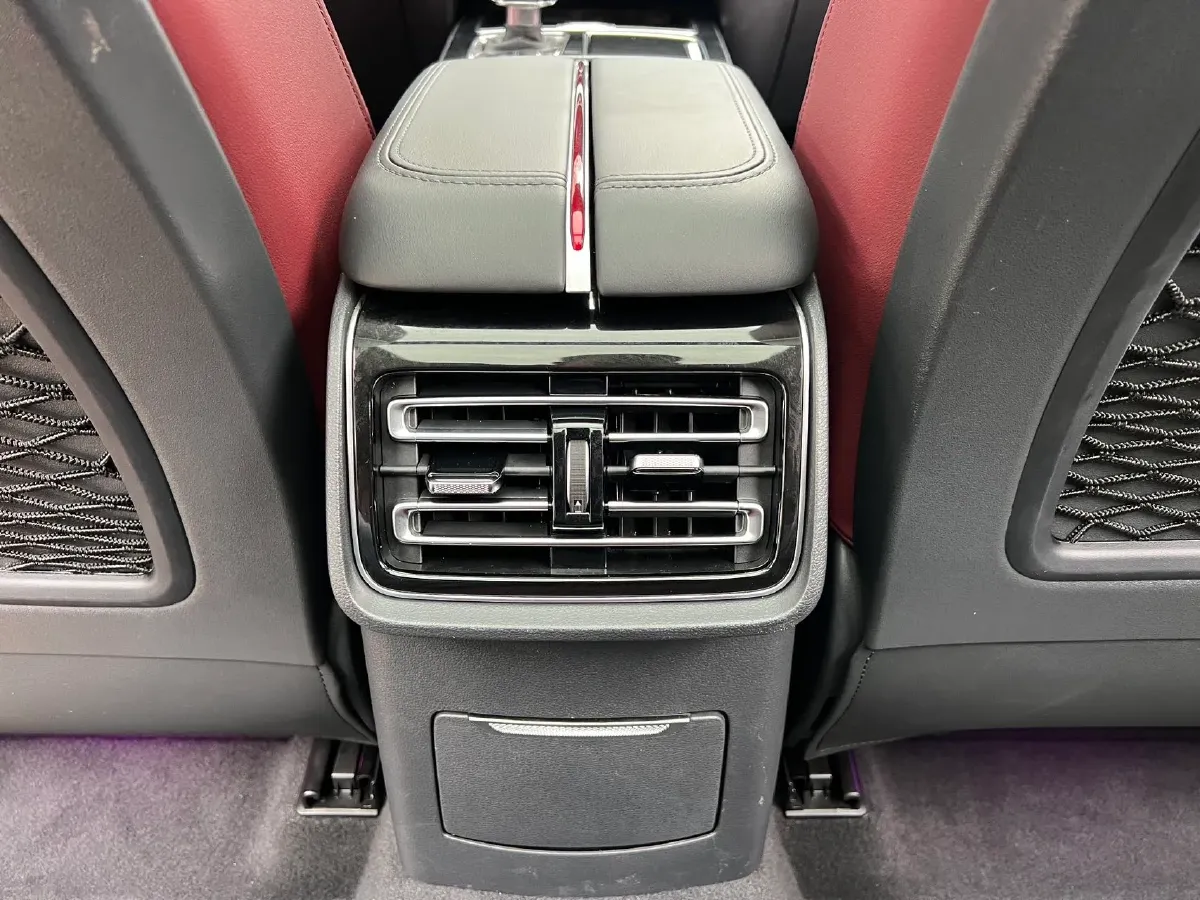 2025 HongQi HS5 2.0T 252HP L4 8AT,autocango,china used car exporter,china ev exporter,chinese used car exporter,chinese used ev exporter