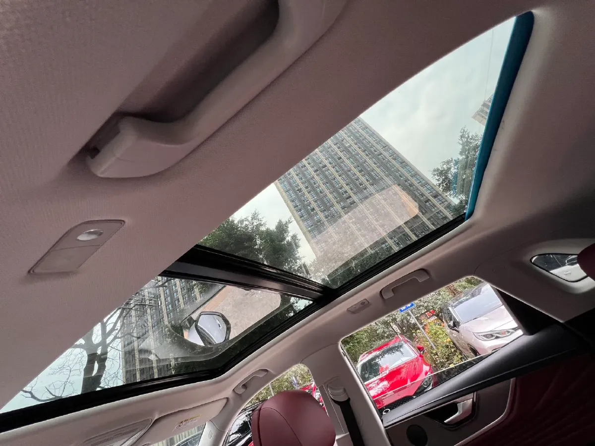 2025 HongQi HS5 2.0T 252HP L4 8AT,autocango,china used car exporter,china ev exporter,chinese used car exporter,chinese used ev exporter