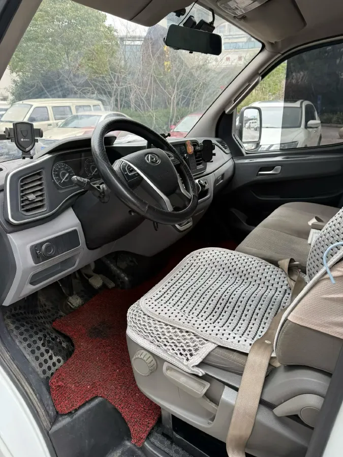 2021 MAXUS XinTu V80 2.0T 139HP L4 6MT,autocango,china used car exporter,china ev exporter,chinese used car exporter,chinese used ev exporter